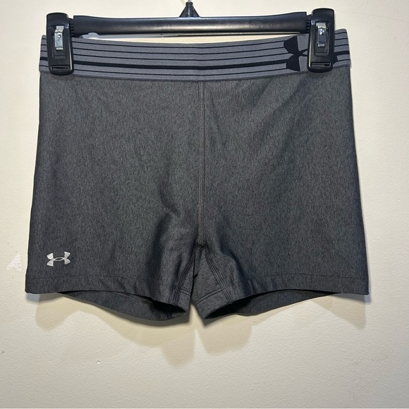 Under Armour Gray & Black Biker Shorts Size Small - Picture 1 of 7